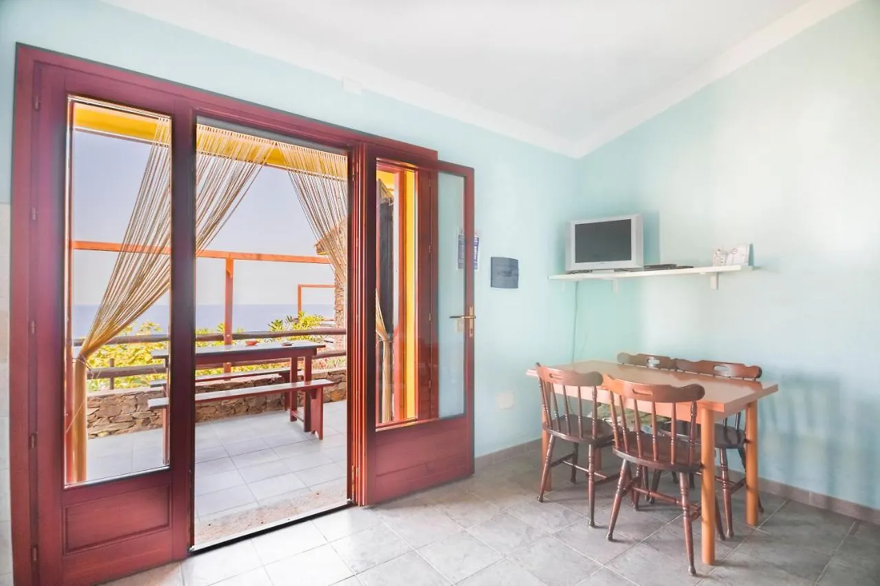 Casa de Férias La Dolce Casa Di Luisa - Costa Verde - Super Vista Mare- 400 Metri Al Mare- Pistis Free Wifi Iunq0644-Q0646-Q5993-Q0647 Torre dei Corsari