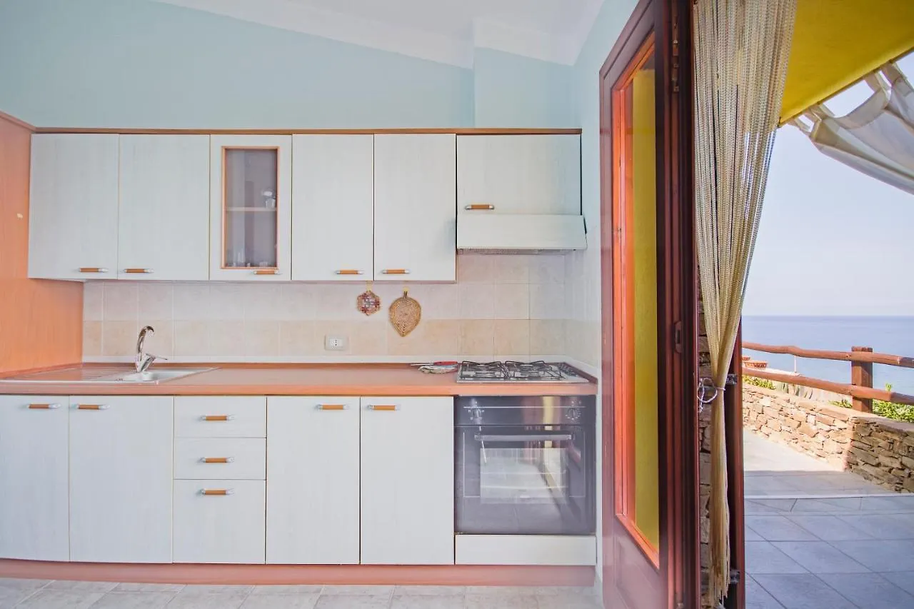 La Dolce Casa Di Luisa - Costa Verde - Super Vista Mare- 400 Metri Al Mare- Pistis Free Wifi Iunq0644-Q0646-Q5993-Q0647 Torre dei Corsari 0*,  Italie